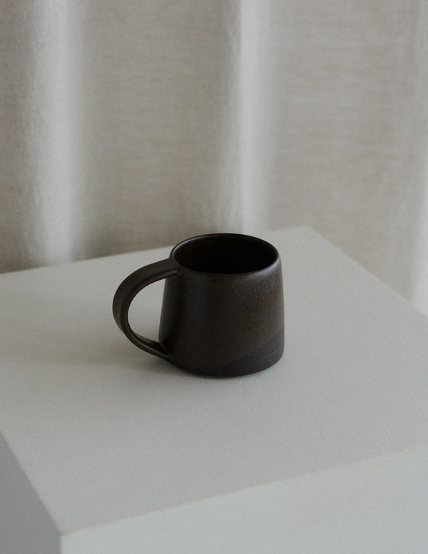 Short Mug in Dark Chocolate