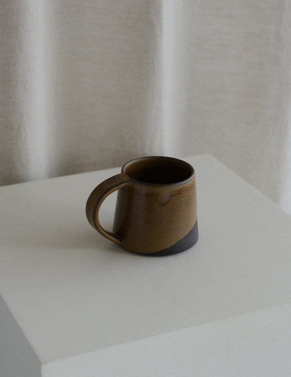 Short Mug in Caramel