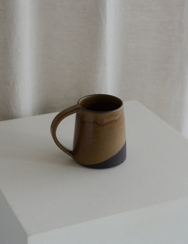 Tall Mug in Caramel